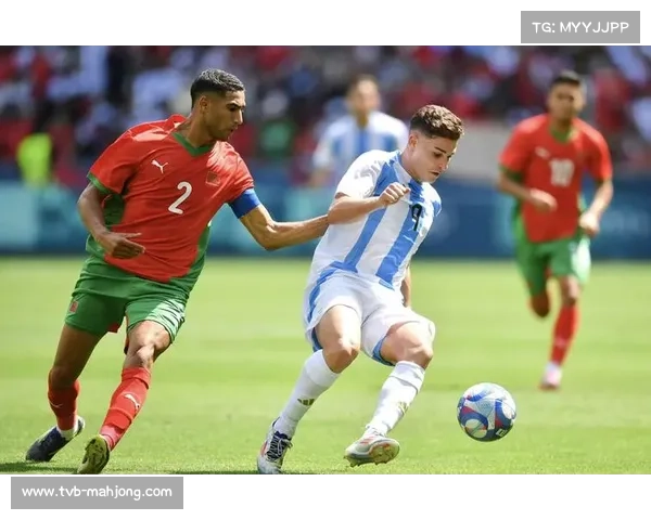 球迷投掷烟花处罚案例增加，俱乐部连带责任引热议